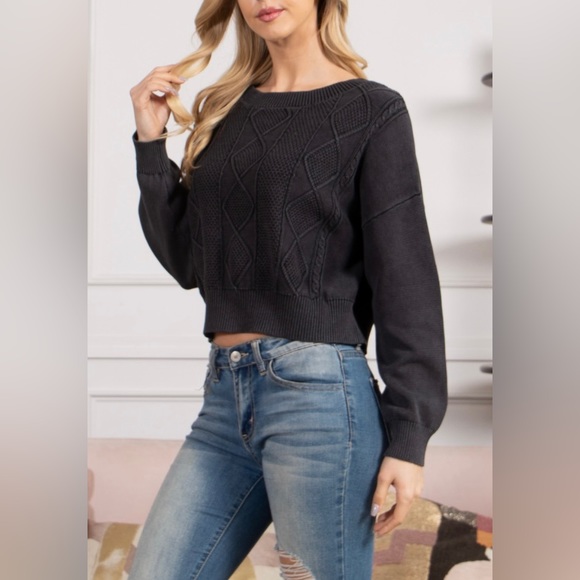 Idem Ditto LA Cropped V-Back Textured Sweater - Picture 3 of 14